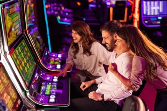 Bikini Paradise slot game interface on pahala platform